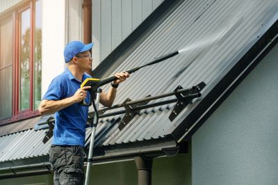 Professional Metal Roof Repair Crew